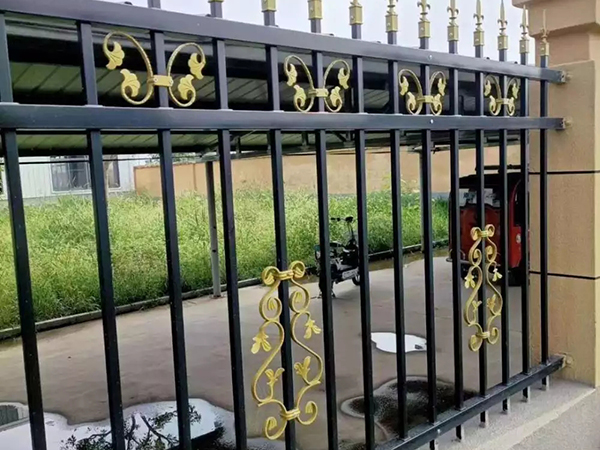 鐵藝圍墻護(hù)欄圖片2